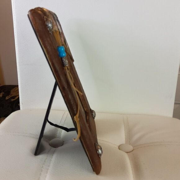 Red Shed 4 x 6 in. Ceramic leather & Jean frame with horses and metal studs - Picture 9 of 12